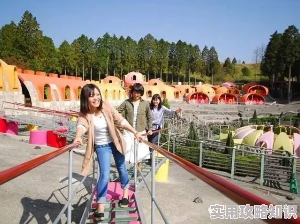 yingdan小镇按尺寸坐公墨，近期推出新活动，吸引了众多游客前来体验独特的文化魅力与美食