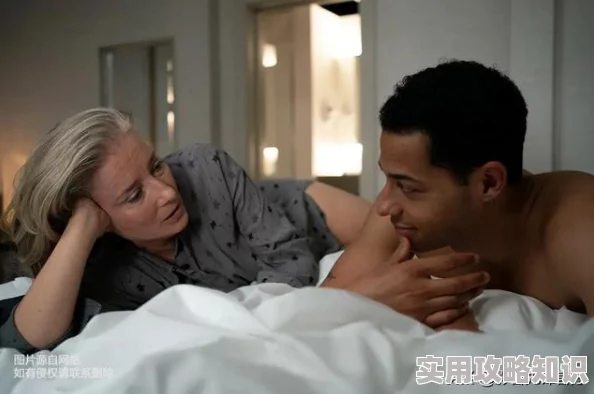 大尺度床吻戏吃奶摸下面：近期影视作品中大胆表现亲密关系，引发观众热议与讨论，挑战传统审美与道德界限
